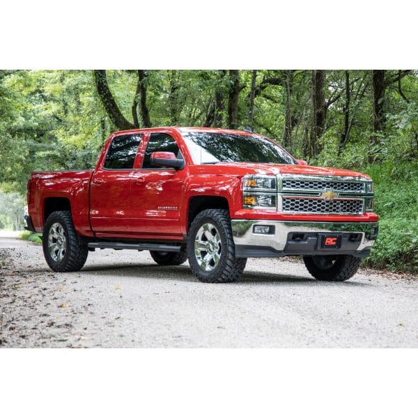 Rough Country 2 Inch Leveling Kit - Loaded Strut - Chevy GMC 1500 (14-18)