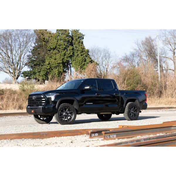 Rough Country 1.75 Inch Leveling Kit - Toyota Tundra 2WD 4WD (2022-2023)