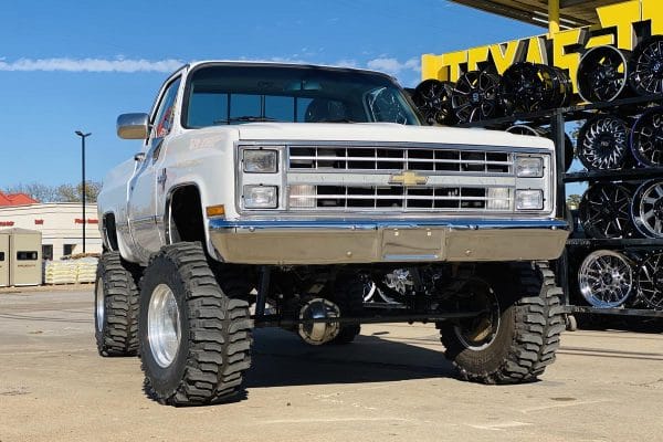 6 Inch Lift Kit - Chevy GMC C10 K10 C15 K15 Truck Jimmy 4WD (77-91)