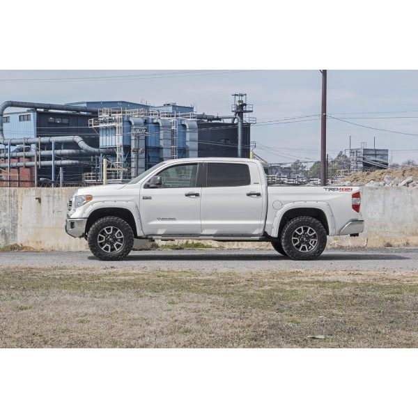 Rough Country 2.5-3 Inch Leveling Kit - Toyota Tundra 4WD (2007-2021)