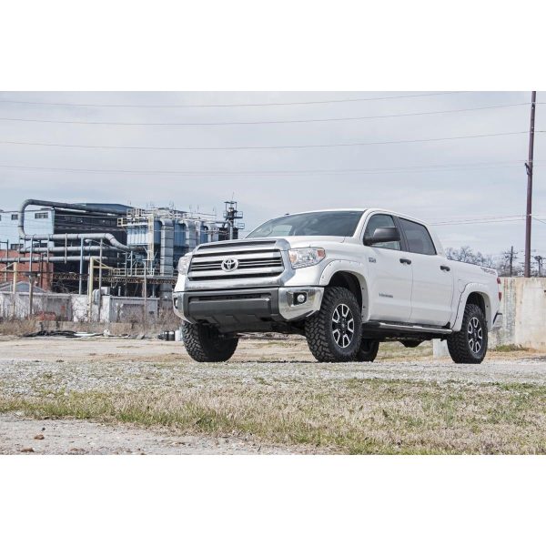 Rough Country 2.5-3 Inch Leveling Kit - Toyota Tundra 4WD (2007-2021)